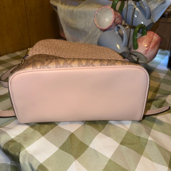 Like new michael kors backpack main image 5